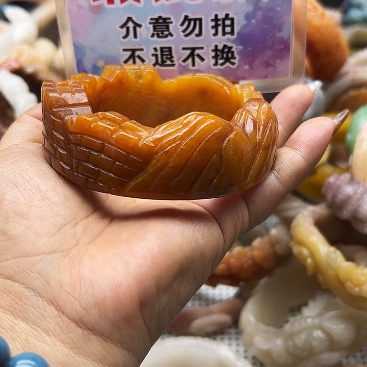 未镶嵌手镯石英岩玉