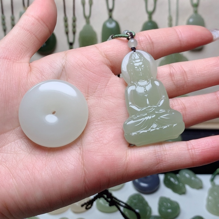 和田玉吊坠未镶嵌宋**！