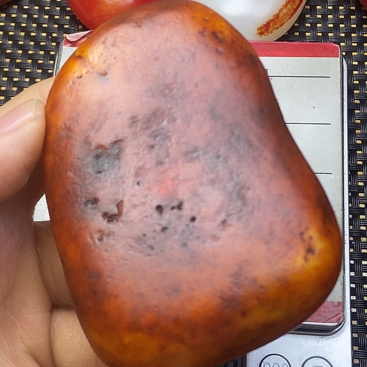 和田玉未镶嵌把件