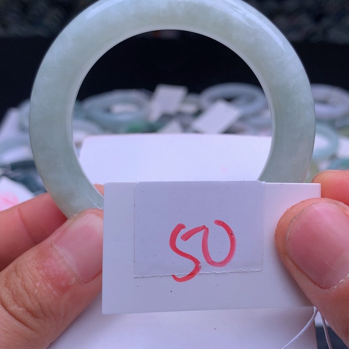 翡翠手镯未镶嵌25588888888888