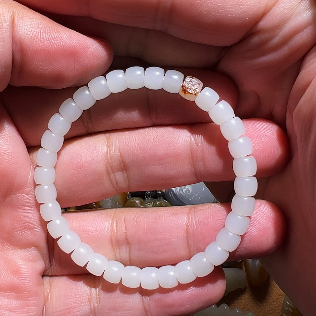 和田玉颈饰未镶嵌