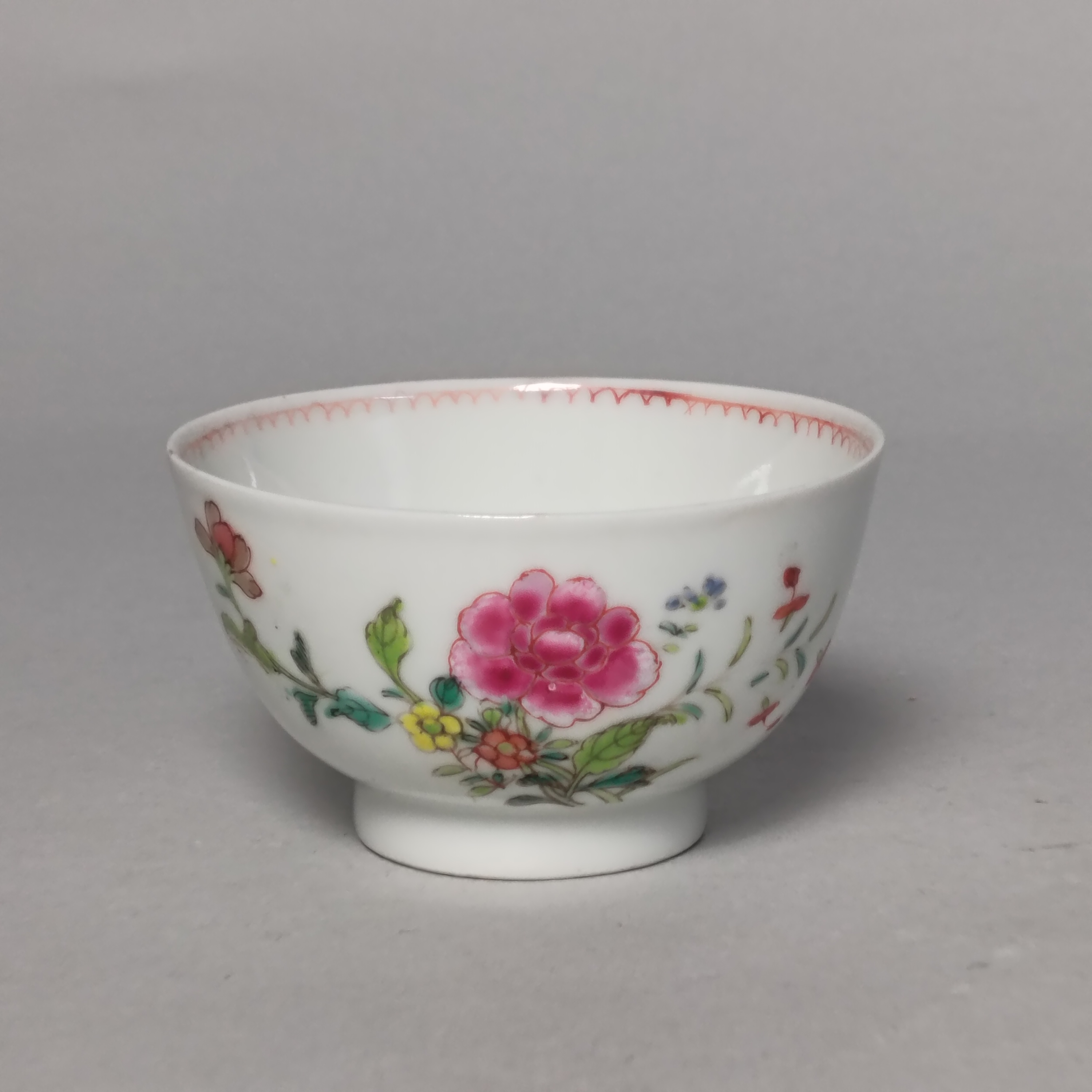 【010021922】清雍正 粉彩花卉茶圆