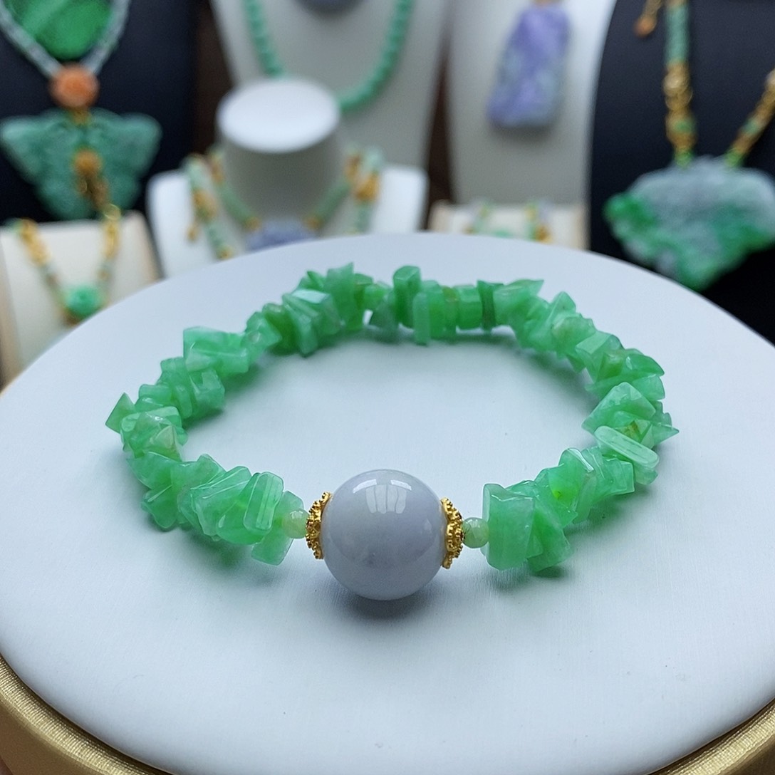 翡翠颈饰未镶嵌天然