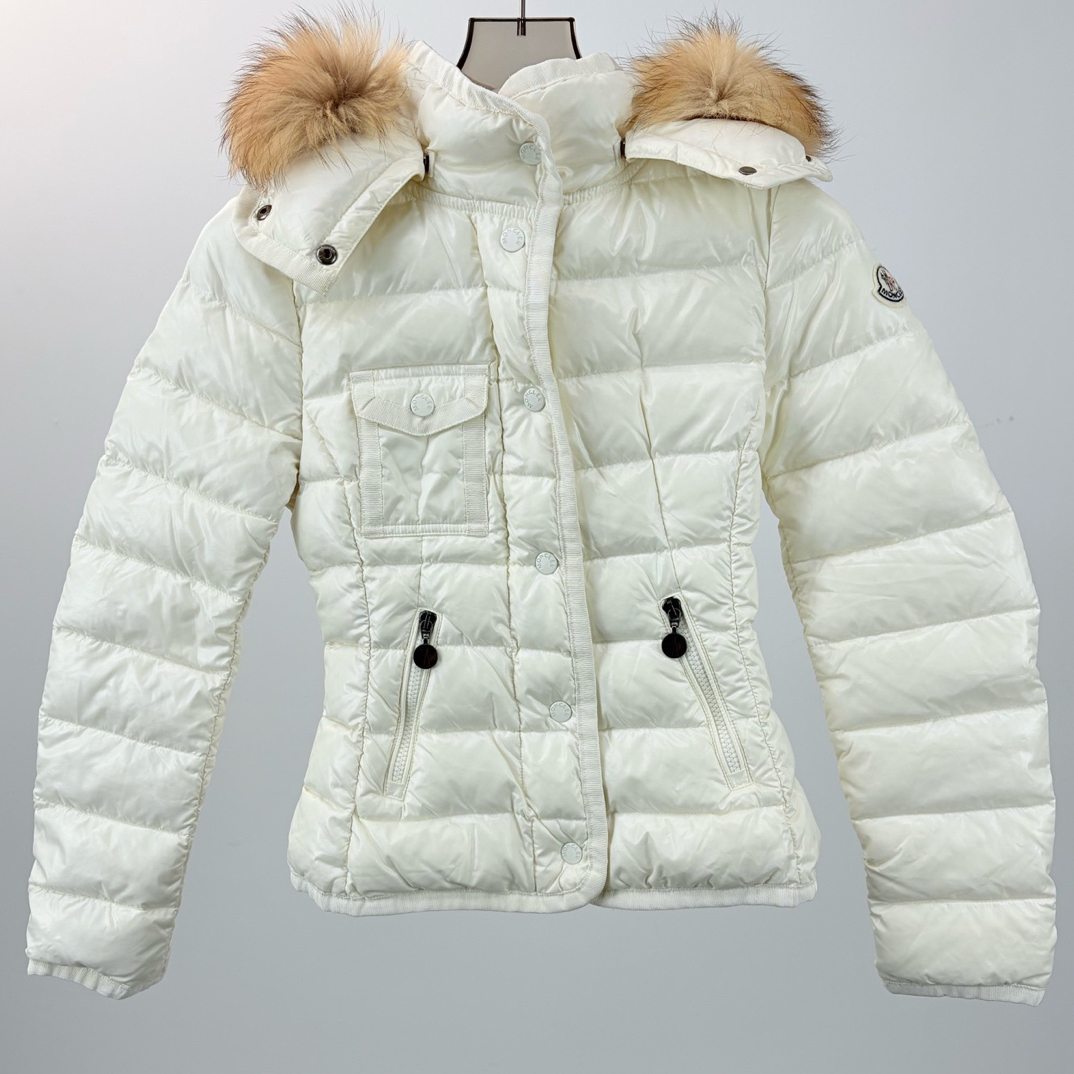 99新 MONCLER 盟可睐 蒙口ARMOISE徽标毛领羽绒服00码 99新13946