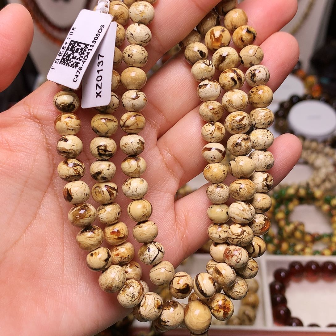 琥珀未镶嵌裸石抚顺琥珀476干白花8