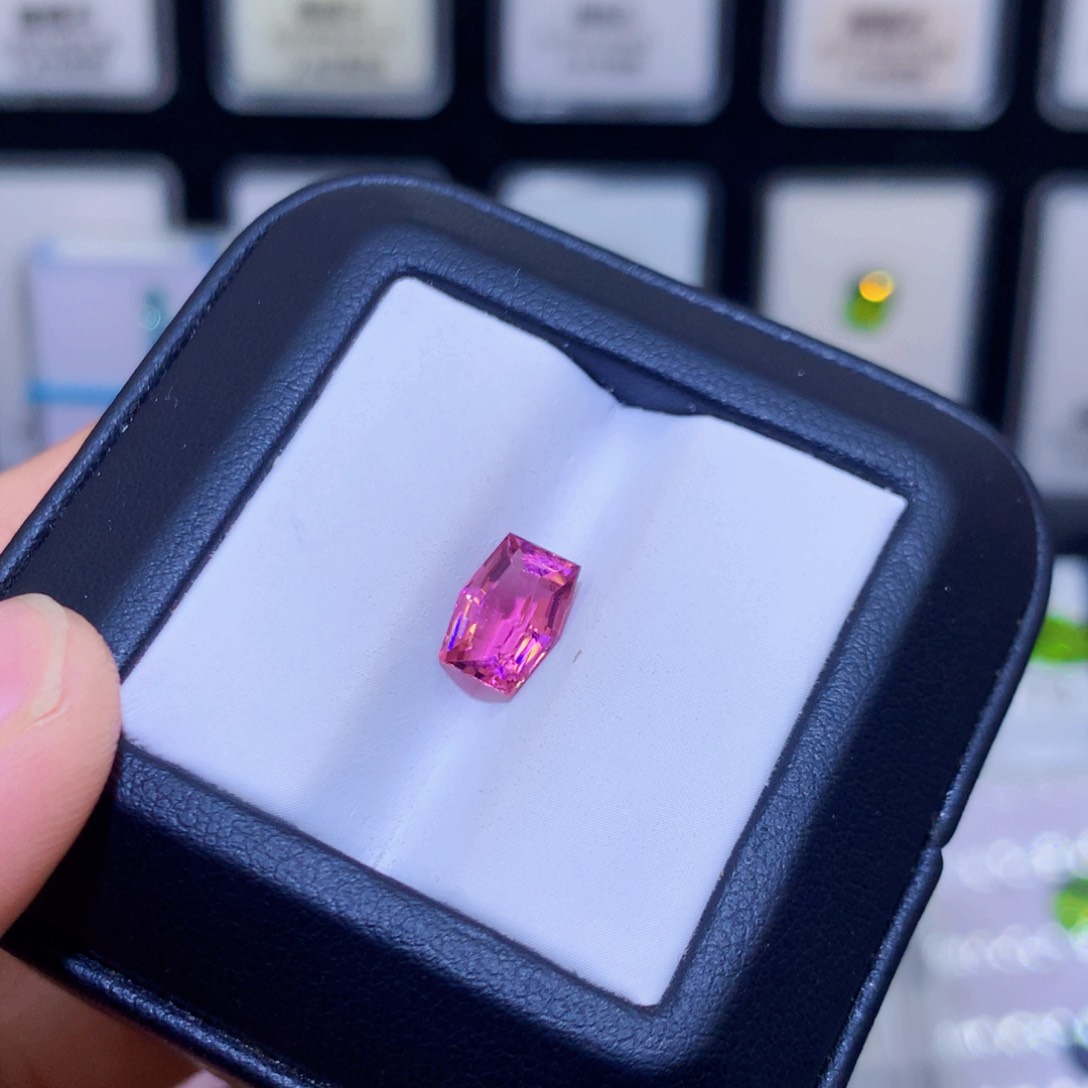 碧玺裸石未镶嵌1.71克拉，