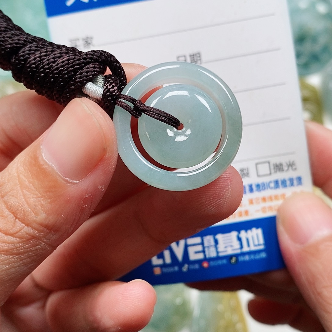 翡翠未镶嵌颈饰母子环