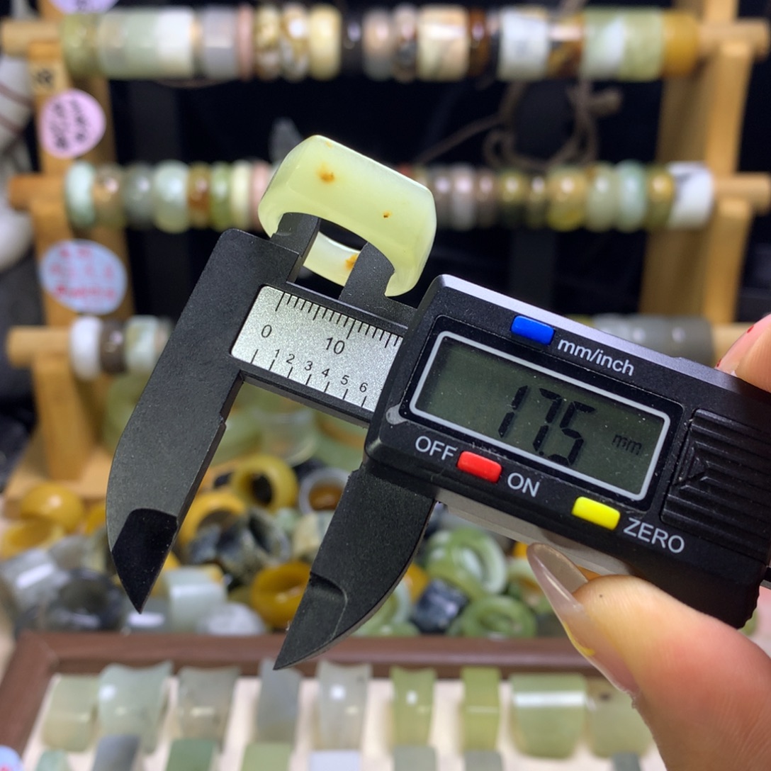 蛇纹石玉合金戒指微瑕不退换