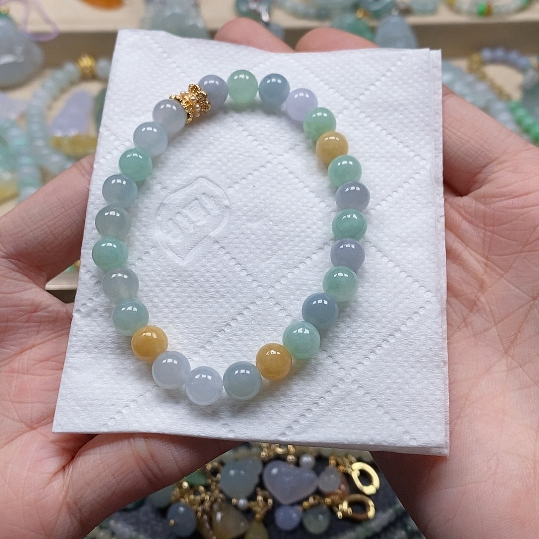 翡翠颈饰未镶嵌闪