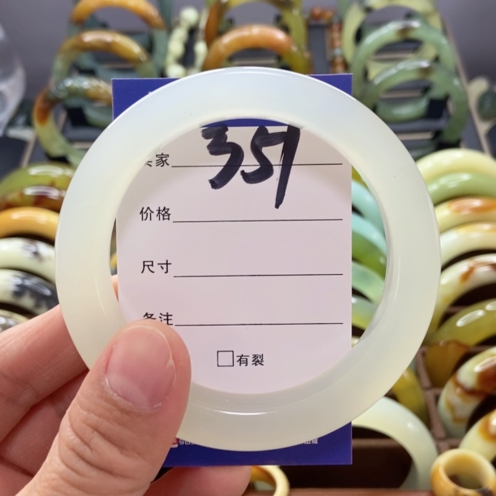 蛇纹石玉手镯未镶嵌驱*人