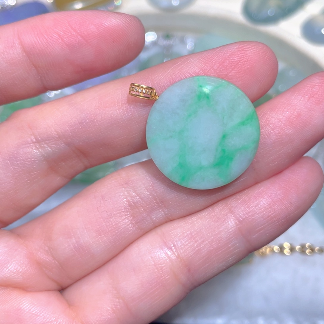 翡翠颈饰18K金镶嵌翡翠