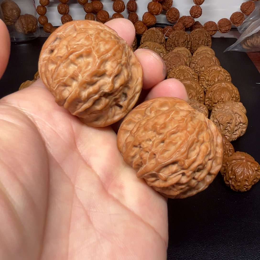 文玩核桃磨盘狮子头43尺