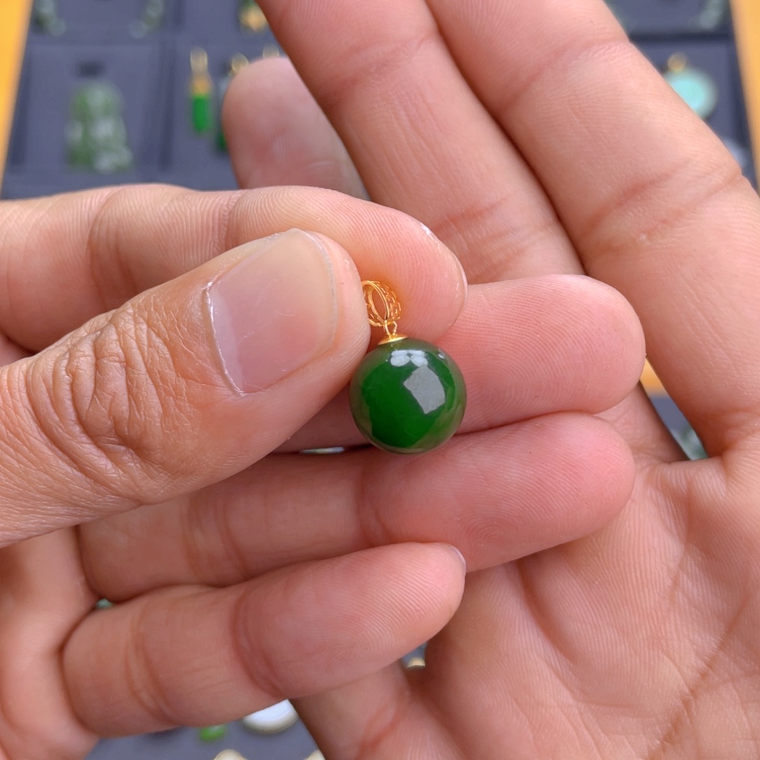 和田玉（碧玉）吊坠(不含链)18K金镶嵌平**心圆珠吊坠