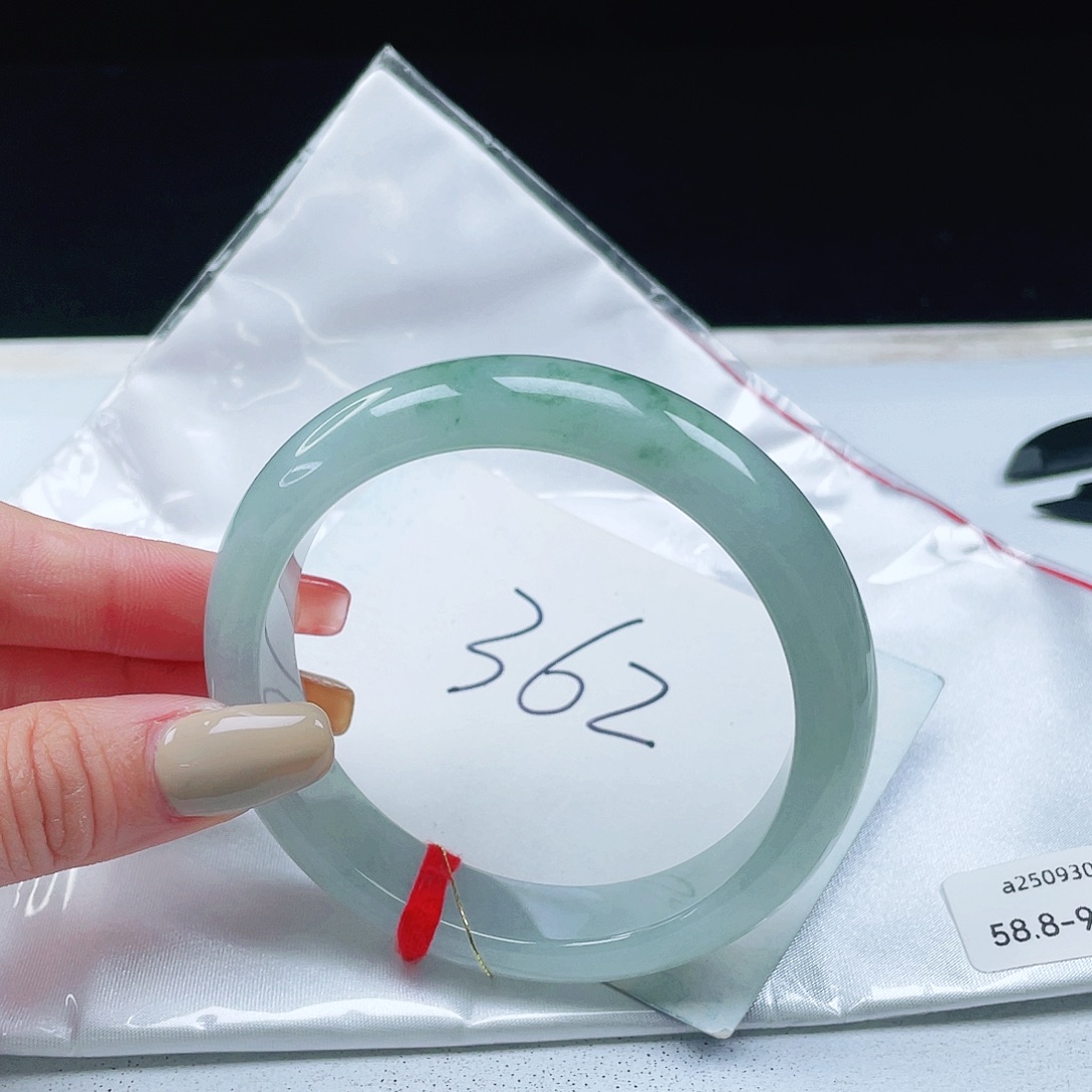 翡翠未镶嵌手镯58+正圈