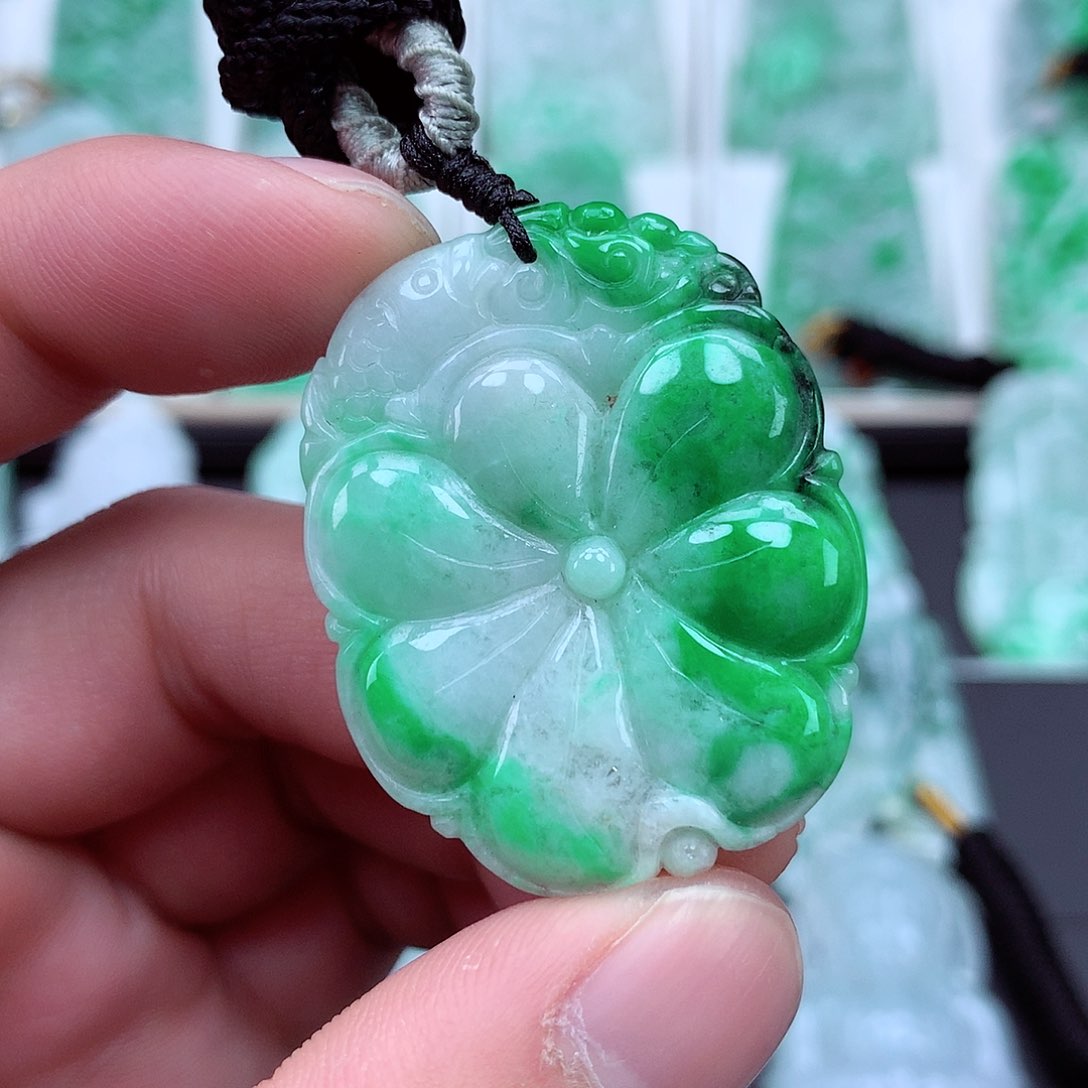 翡翠颈饰未镶嵌翡翠吊坠