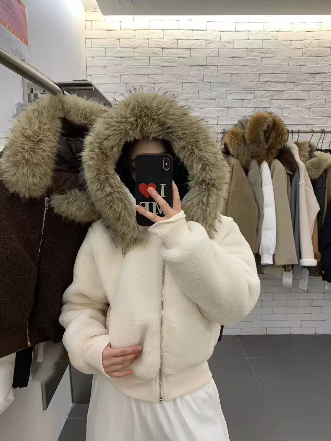 米满满-Zy.2-87988-短款毛领连帽外套