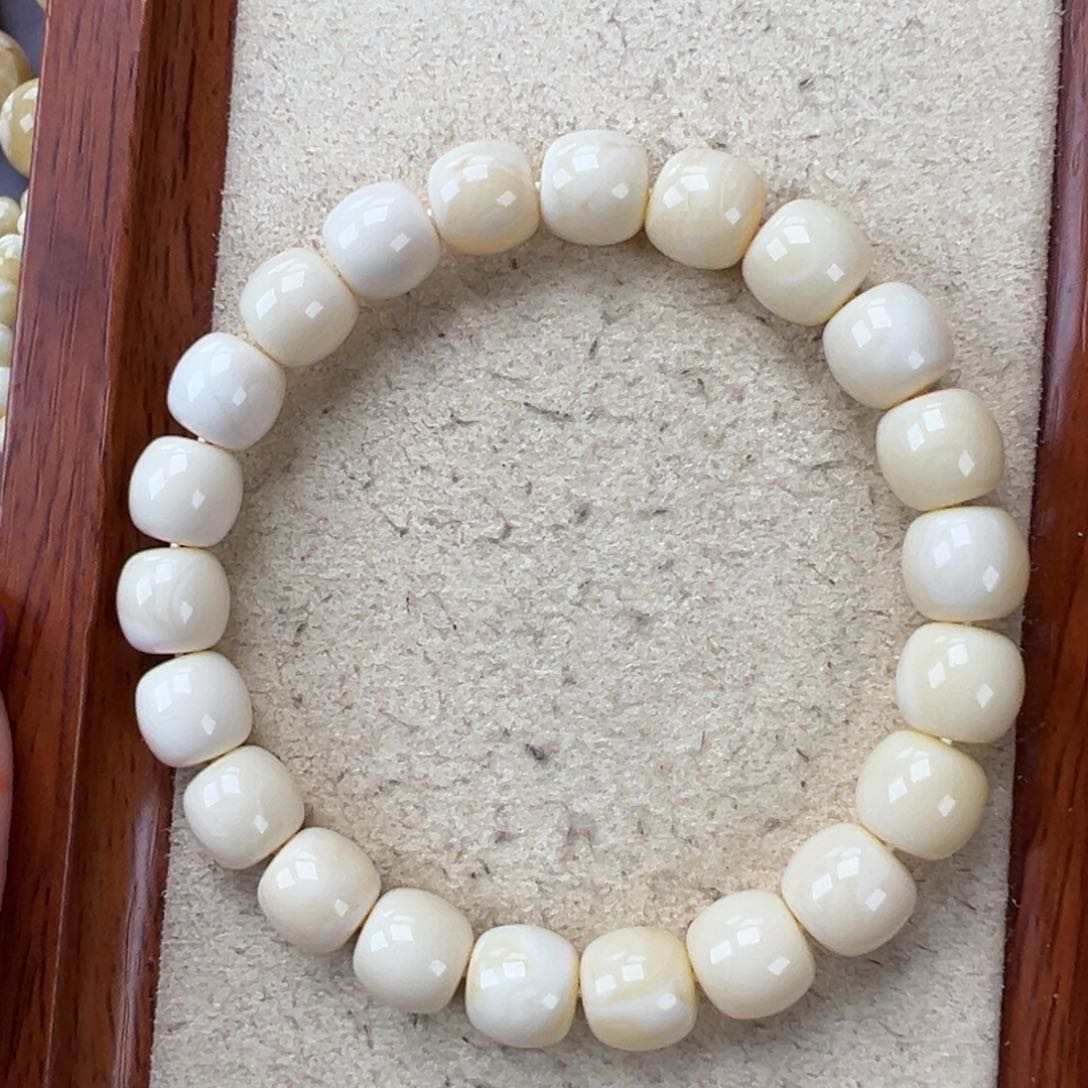 琥珀手链未镶嵌11.77瓷白