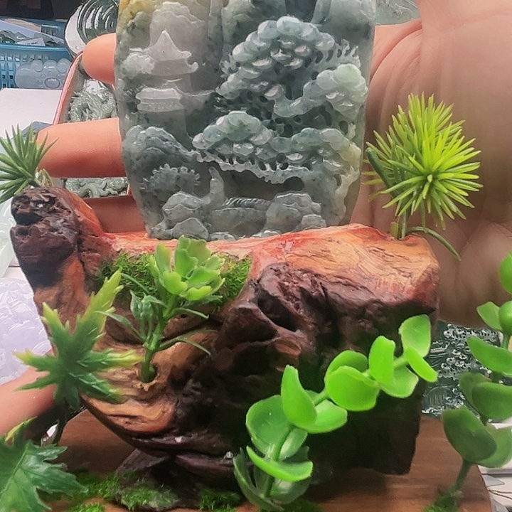 翡翠未镶嵌颈饰挂件