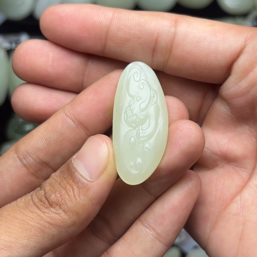 和田玉未镶嵌颈饰