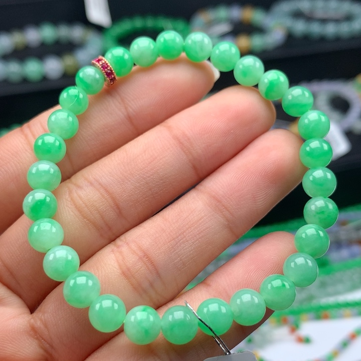 翡翠手镯未镶嵌卡