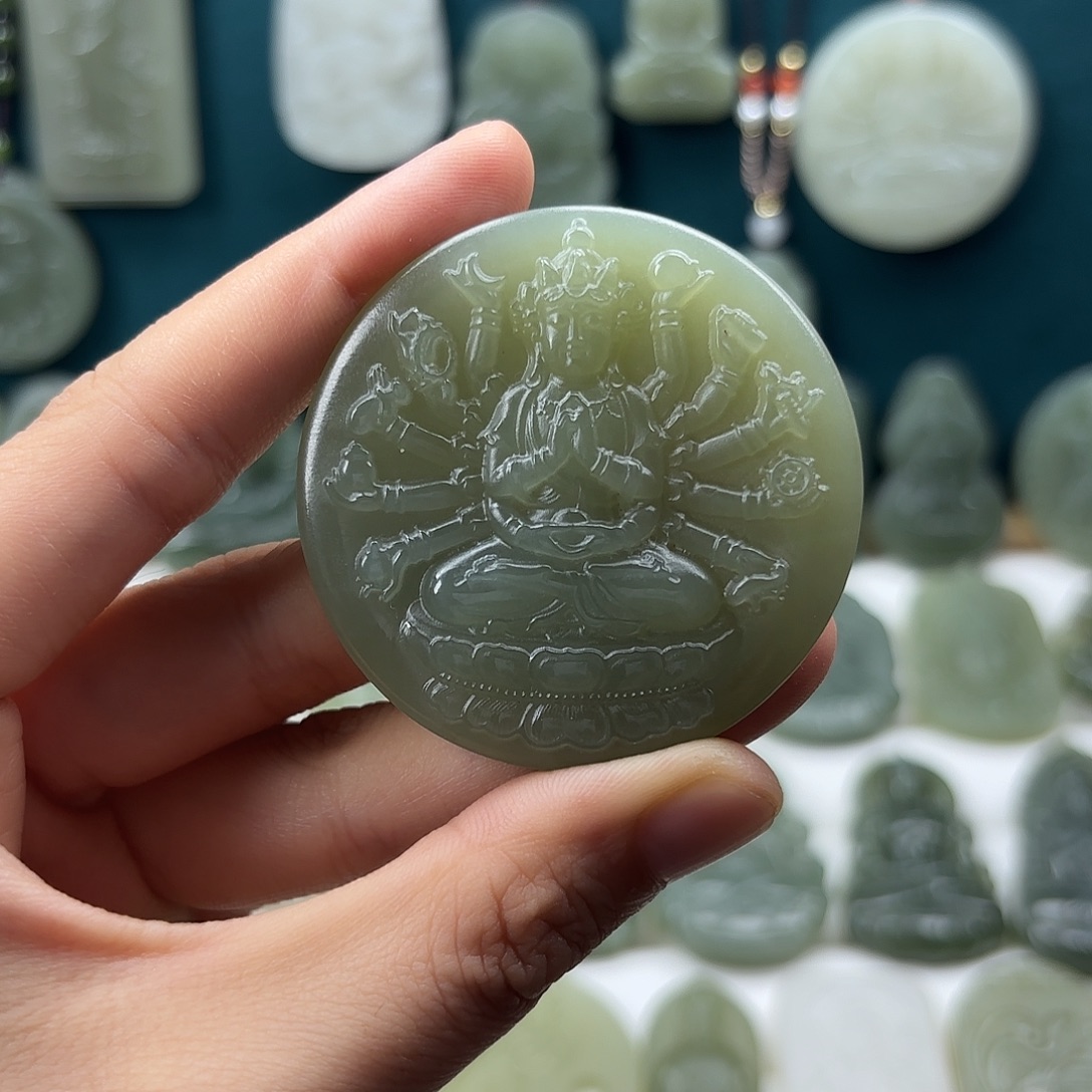 颈饰未镶嵌和田玉