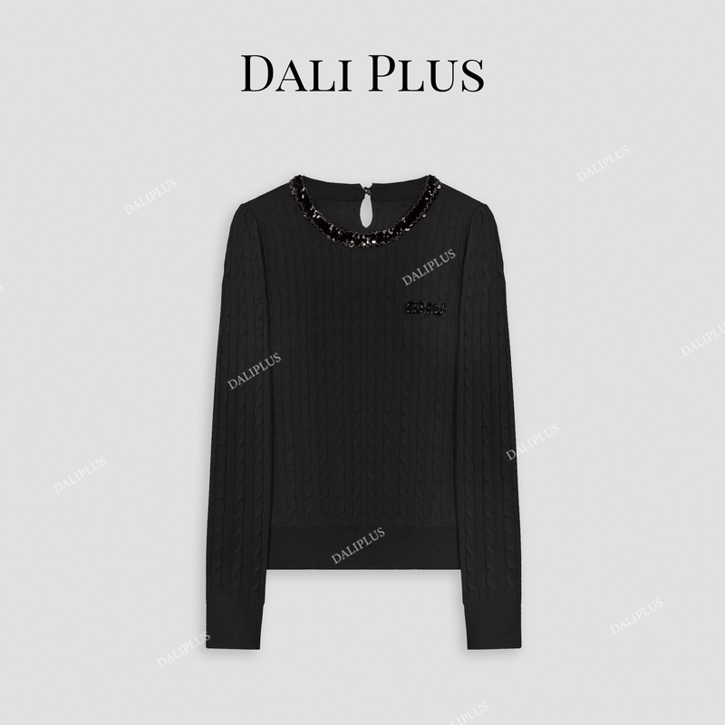DALI PLUS绵羊 毛撞色钉珠设计绞花长袖针织衫-D4CK0044