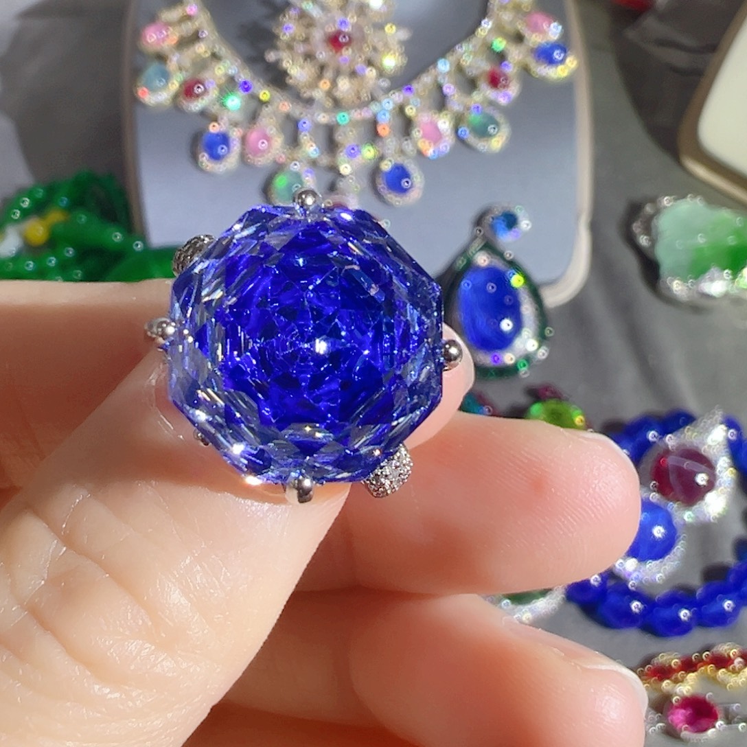 花岗石钨合金红色蓝色吊坠