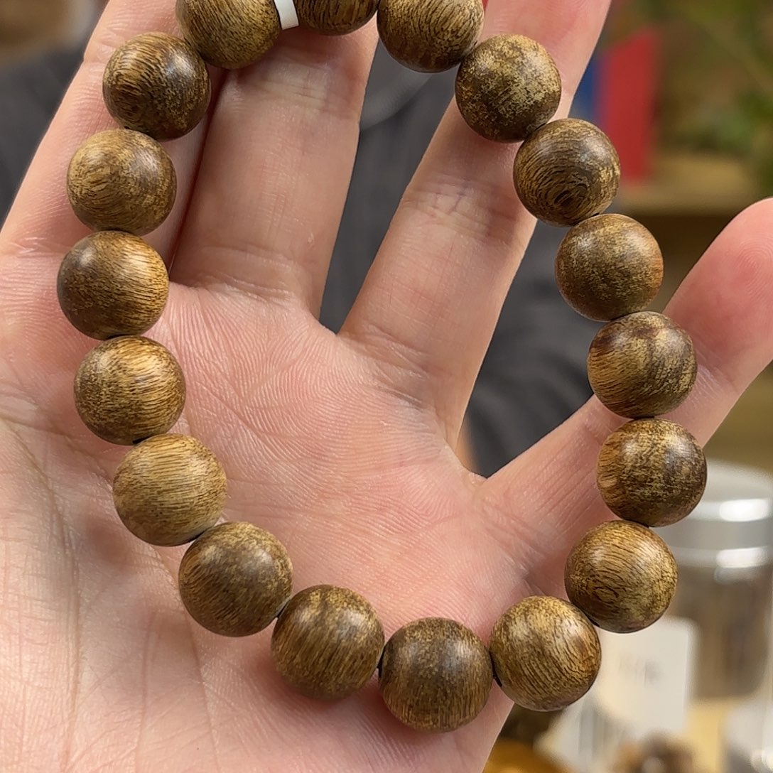 沉香手串低***片马泥涝单圈圆珠发一