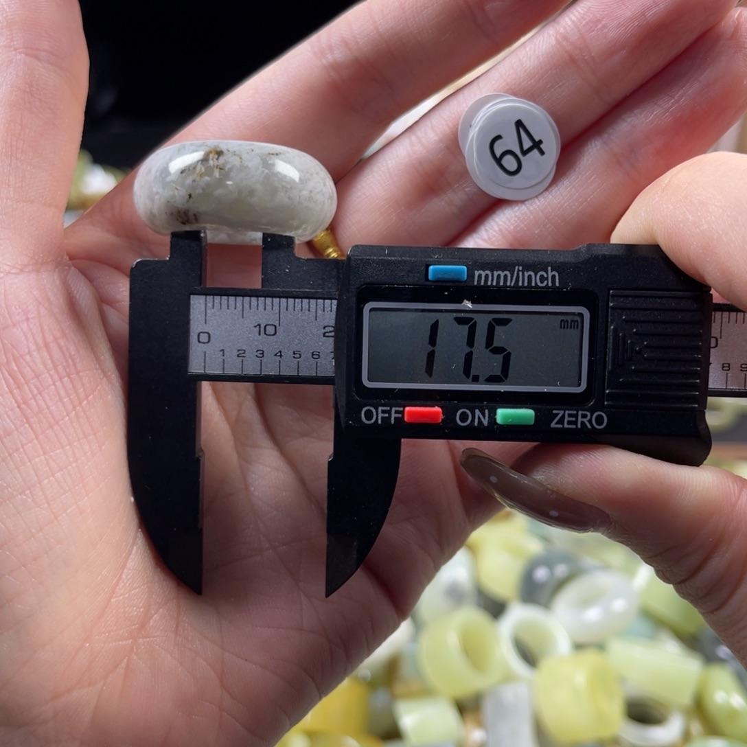 蛇纹石玉未镶嵌戒指