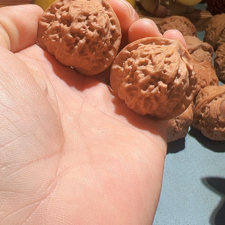 文玩核桃把件瓷娃娃