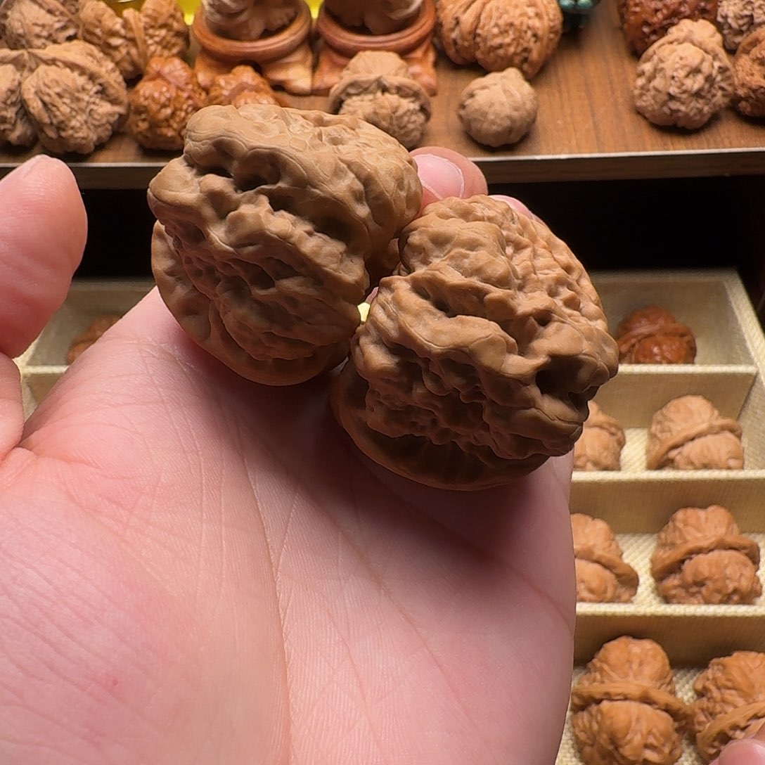 文玩核桃把件渐*、蛤蟆头