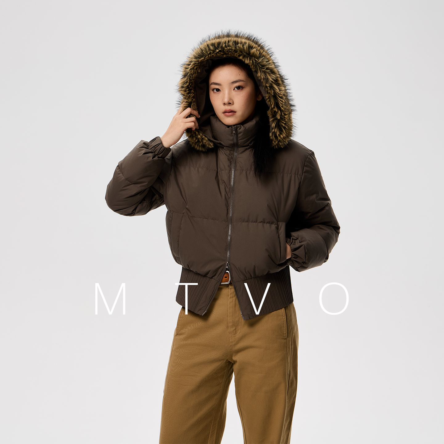 女长款纯色短款连帽肯豆风宽松冬季加厚秋冬羽绒外套外出新款外套