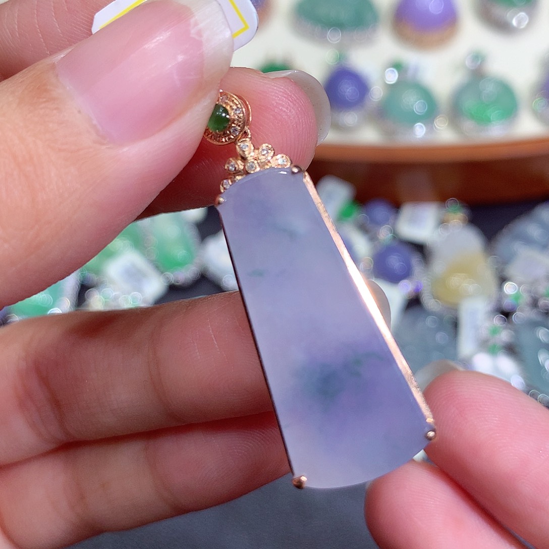 翡翠吊坠(不含链)18K金镶嵌