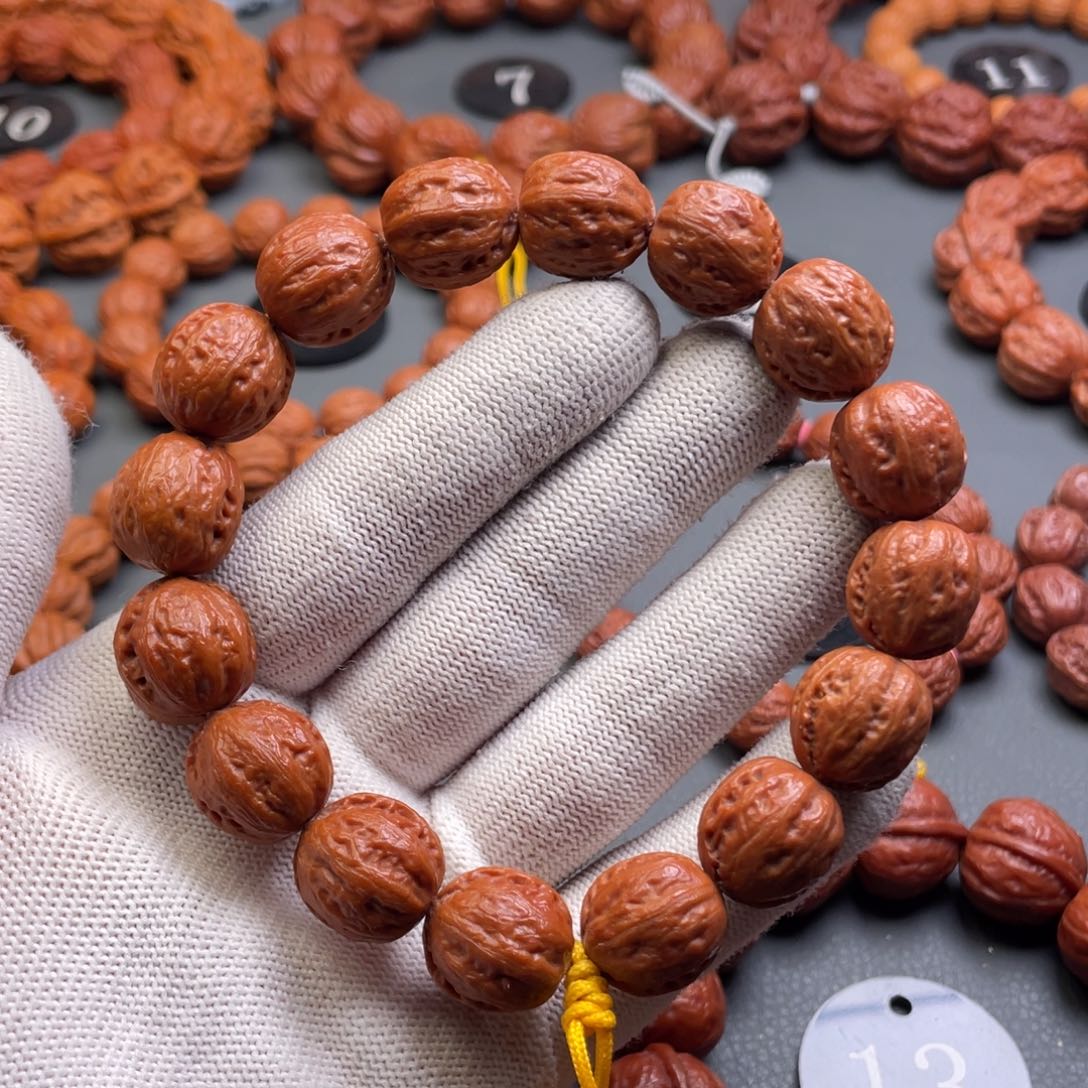 文玩核桃手串野生核桃鸡心形秋子手持