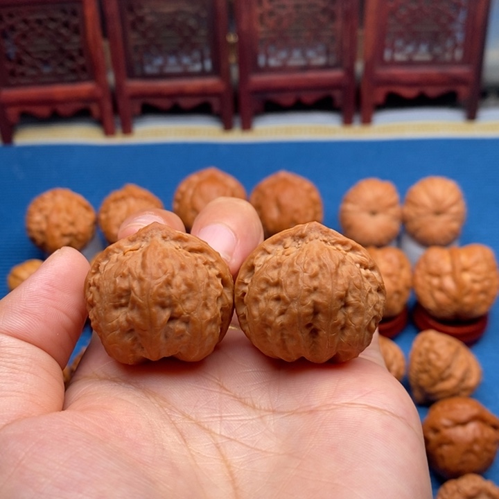 文玩核桃把件方墩