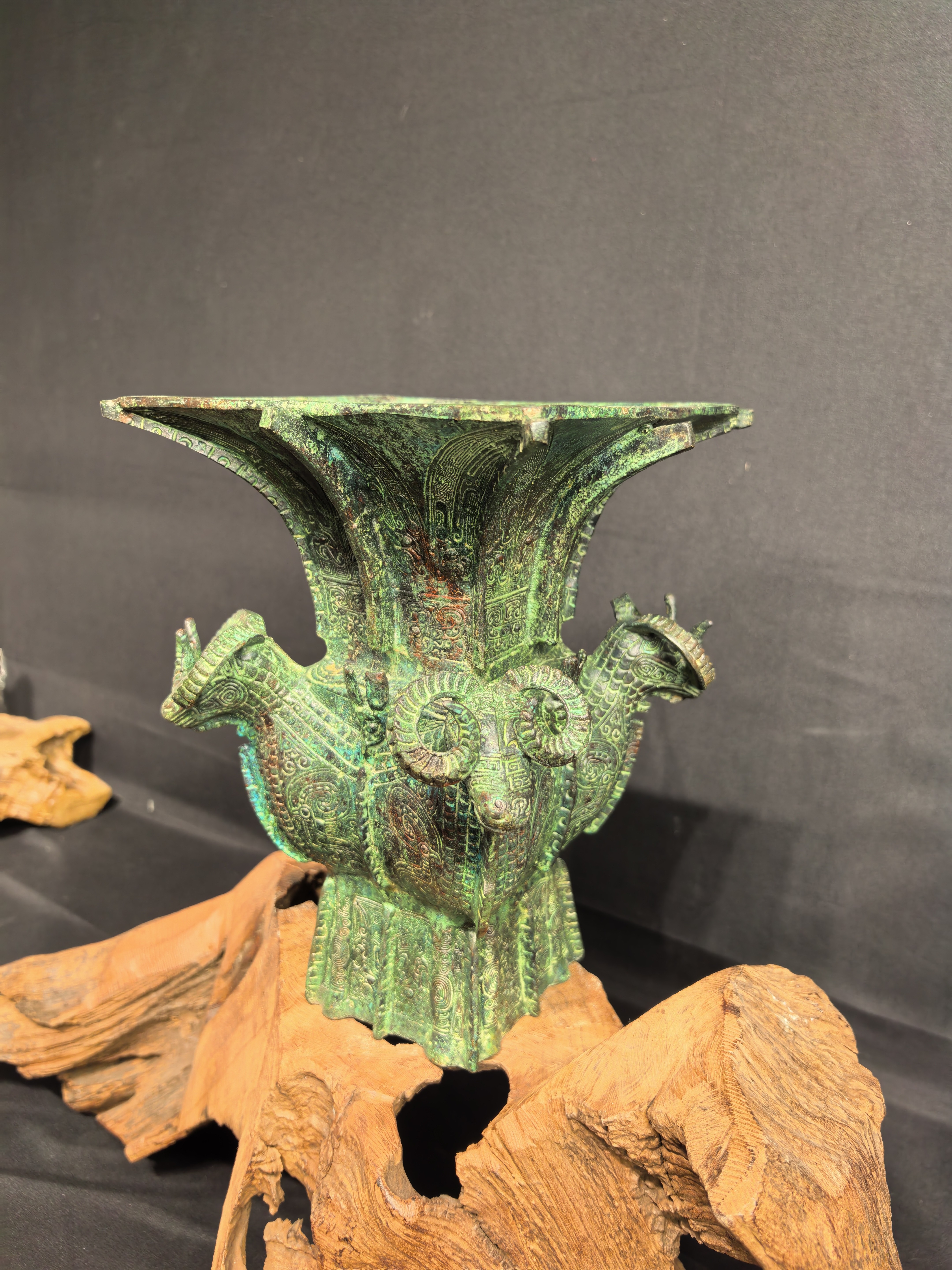 仿商代青铜[四羊方尊]