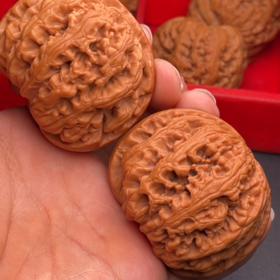 文玩核桃把件秦岭山脉核桃