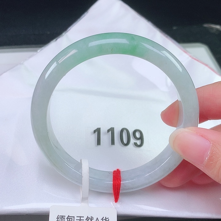 翡翠未镶嵌手镯翡翠