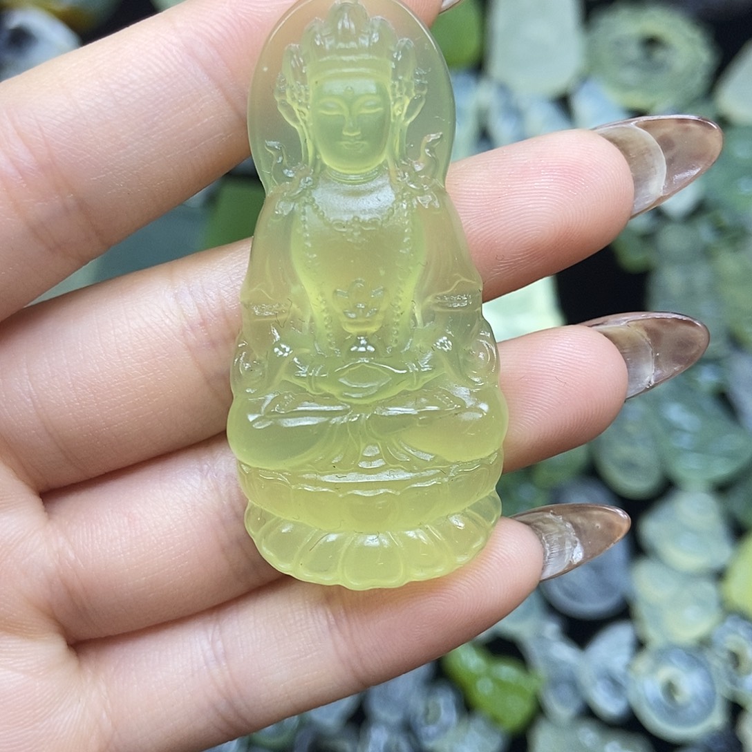 蛇纹石玉未镶嵌颈饰度母观音