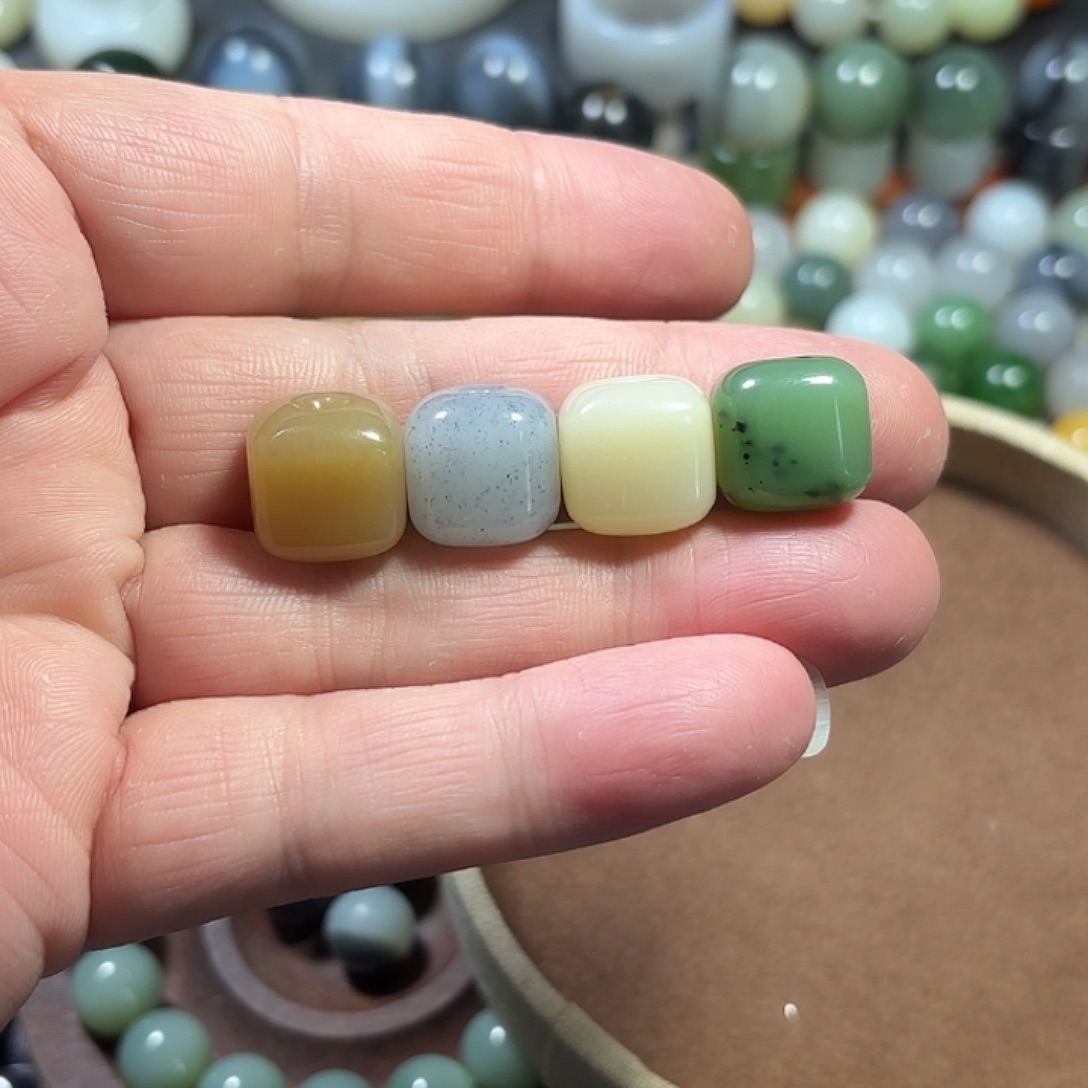 和田玉珠子未镶嵌小**生