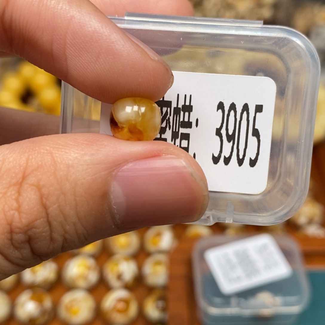 蜜蜡未镶嵌珠宝奇石3905