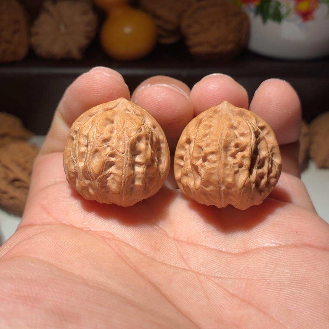 文玩核桃吊坠一代门头沟元宝 35