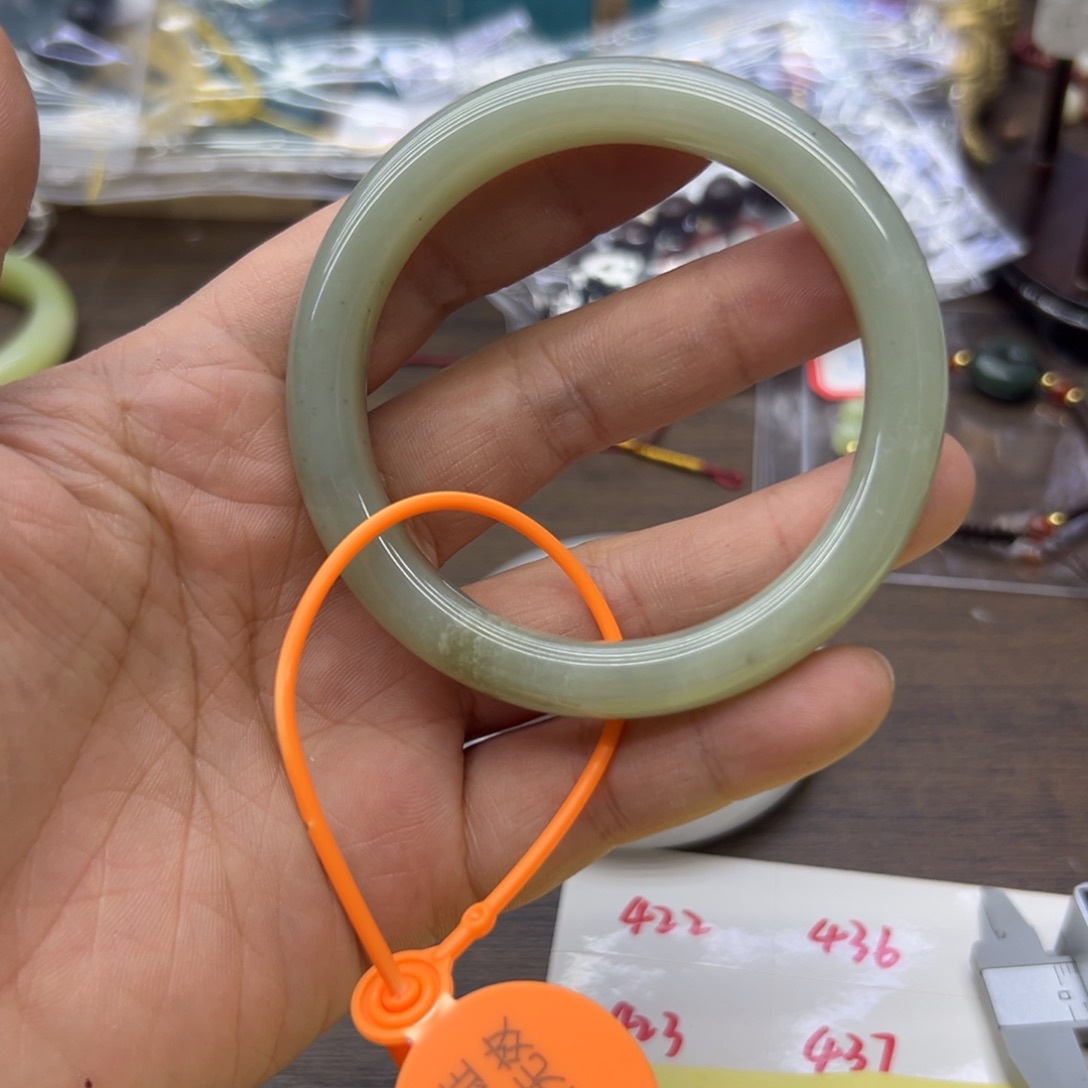 和田玉未镶嵌手镯57.7圈围422