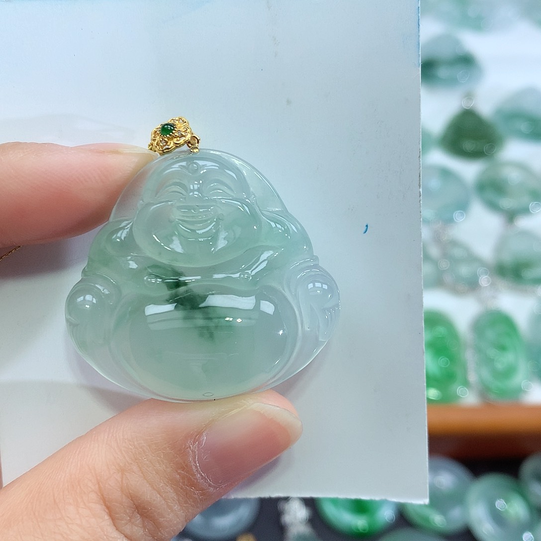 翡翠颈饰18K金镶嵌佛