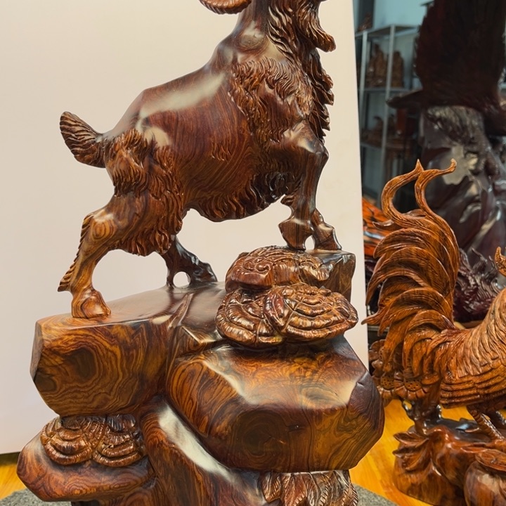 奥氏黄檀（白酸枝）替**道羊摆件