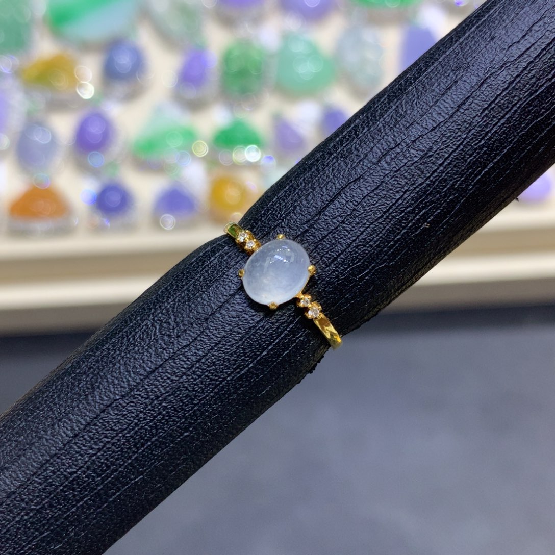 翡翠18K金镶嵌颈饰翡翠