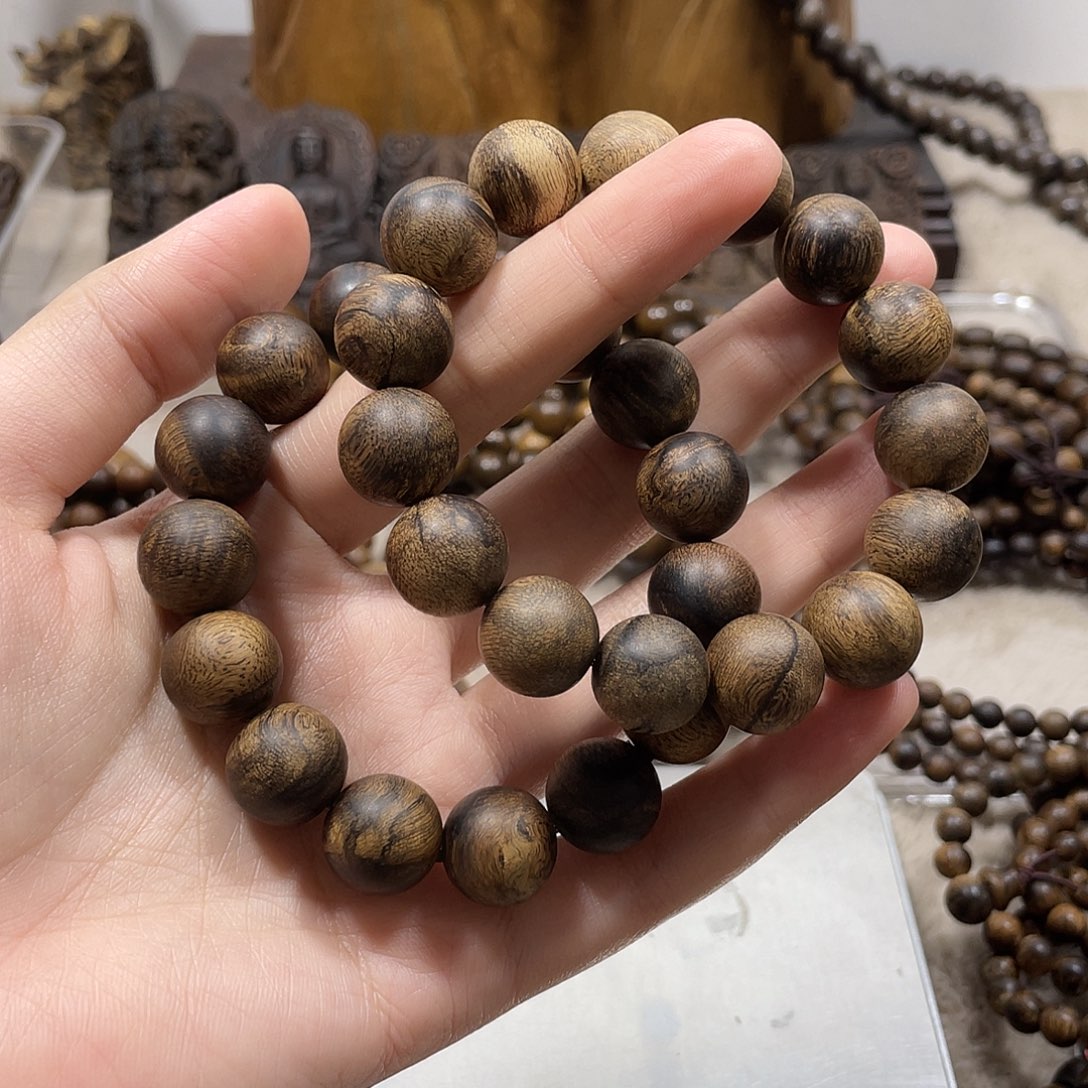 陈***珍沉香手串达拉干虎斑瘤疤