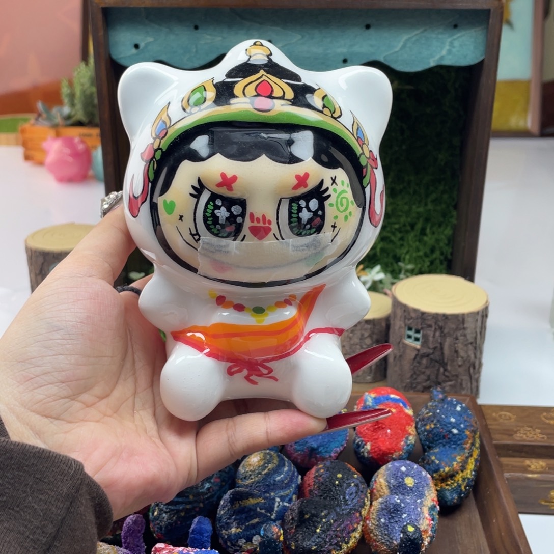 七****木白色坐姿手绘款