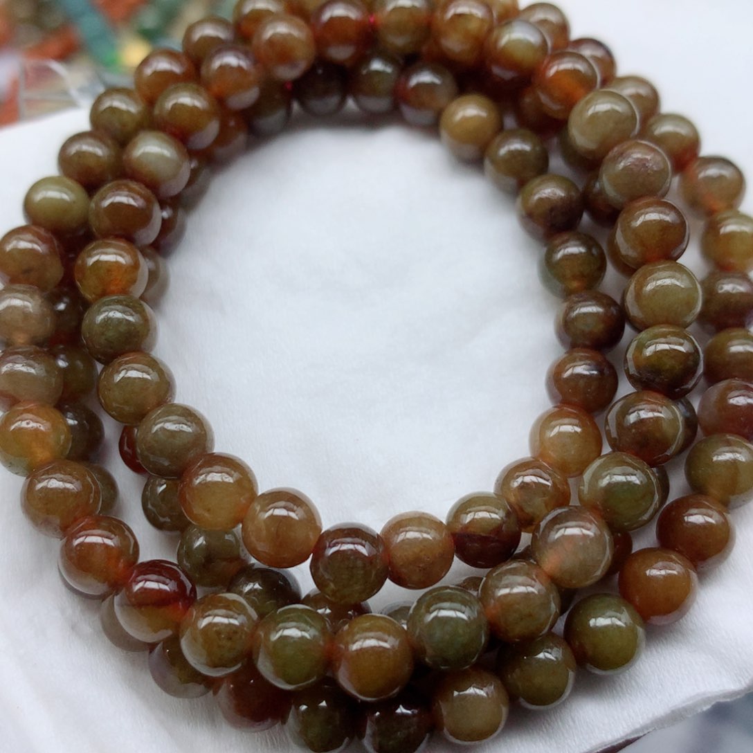 翡翠未镶嵌颈饰珠子