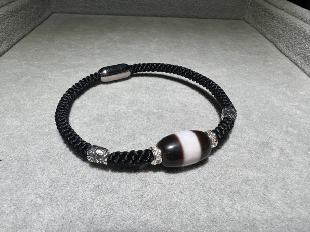 行运黑白一线➕骷髅头银饰简单精美手绳（拍下请备注手围）